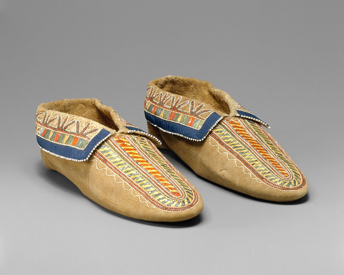 Pair of Moccasins, Native-tanned skin, quill, silk, glass, Seneca 