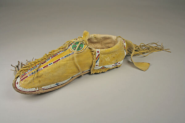 Pair of Moccasins, Native-tanned skin, dye, glass, Kiowa