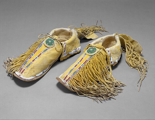 Pair of Moccasins, Native-tanned skin, dye, glass, Kiowa 