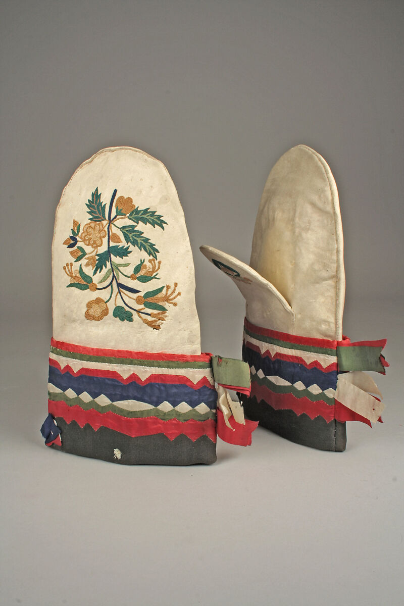 Pair of Mittens, Native-tanned skin, silk, Cree or Cree-Métis