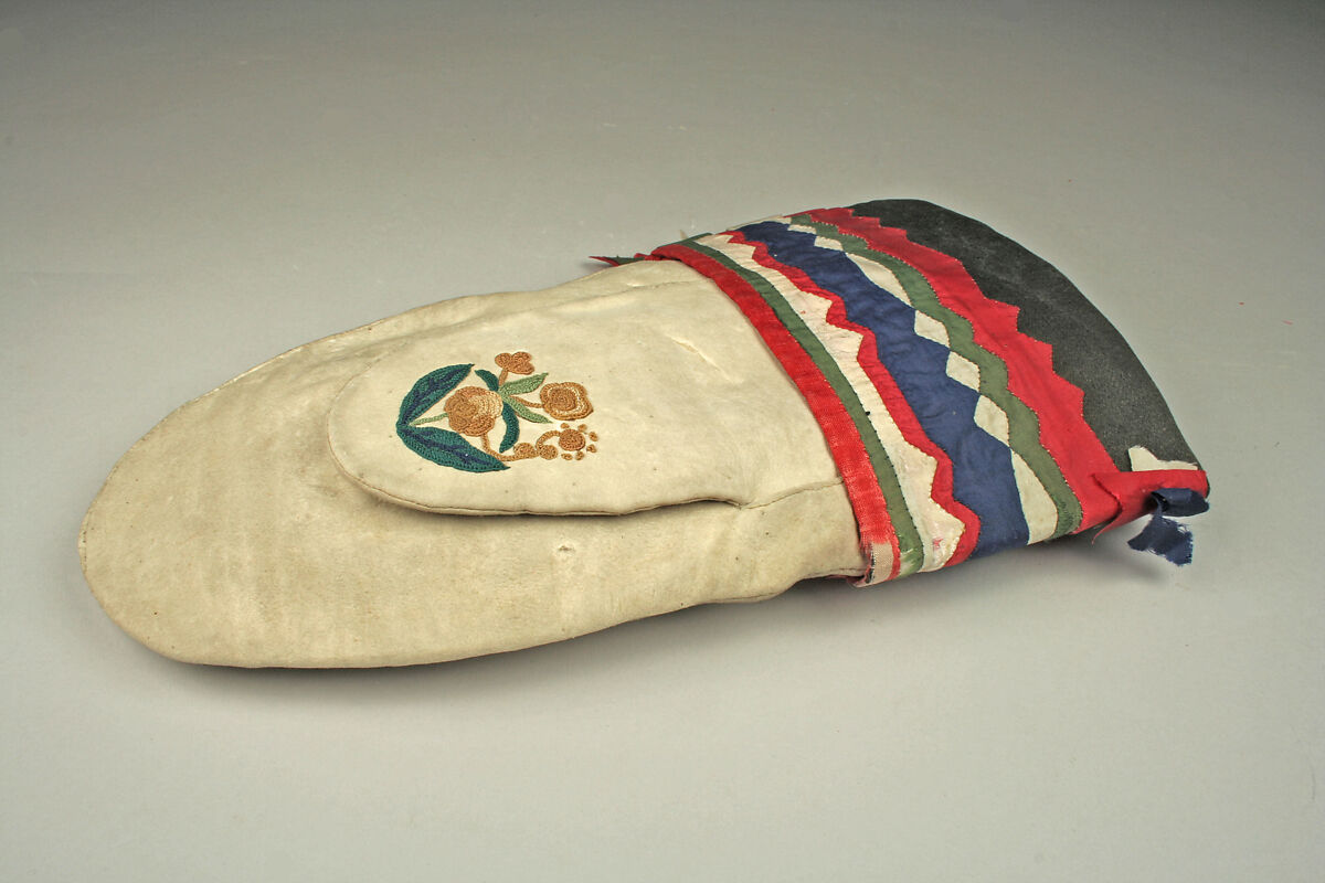 Pair of Mittens, Native-tanned skin, silk, Cree or Cree-Métis