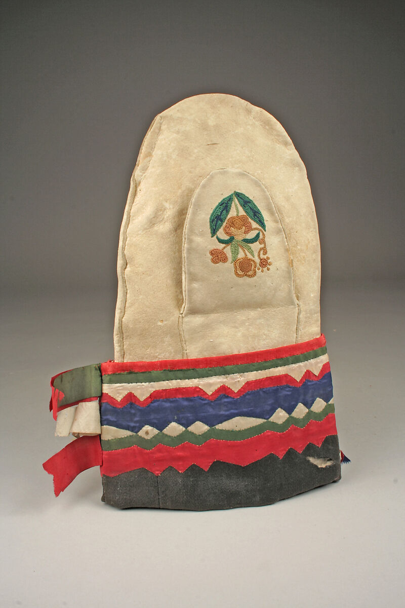 Pair of Mittens, Native-tanned skin, silk, Cree or Cree-Métis