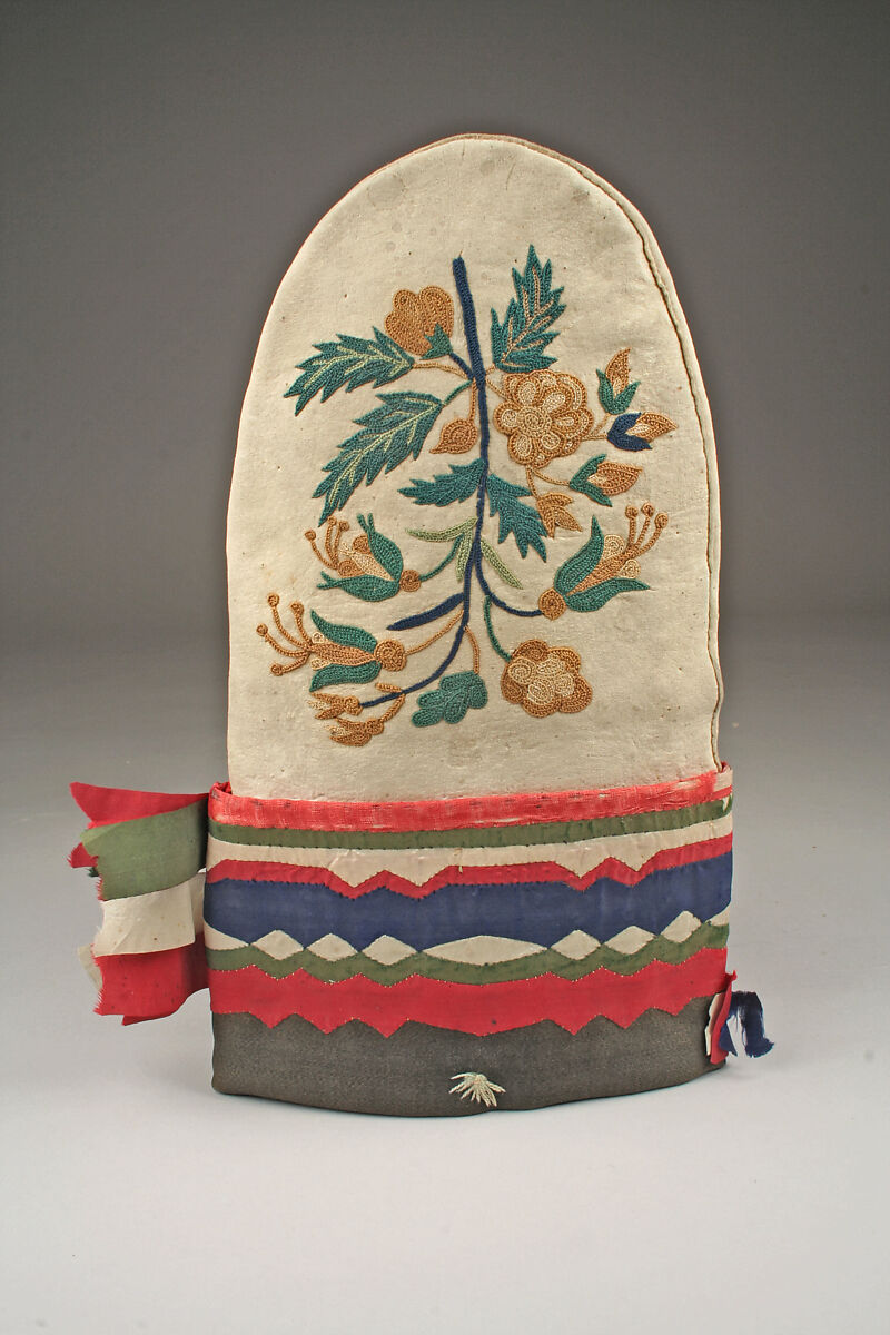 Pair of Mittens, Native-tanned skin, silk, Cree or Cree-Métis