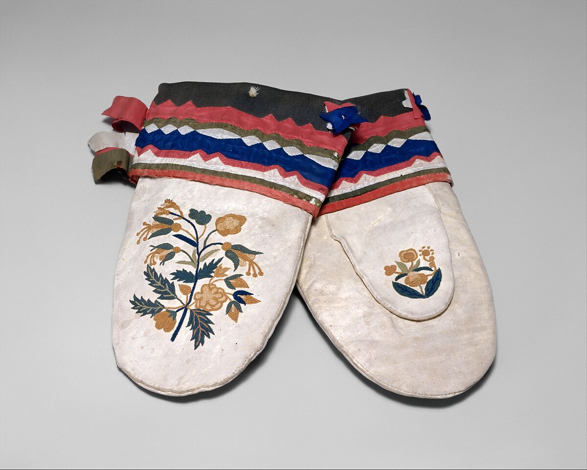 Pair of Mittens, Native-tanned skin, silk, Cree or Cree-Métis 