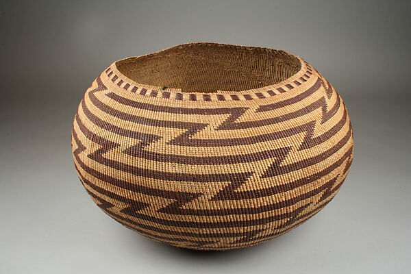 Plain-twined bowl, Willow shoot foundation, sedge root weft, and redbud shoot weft, Pomo artist (Northern California)