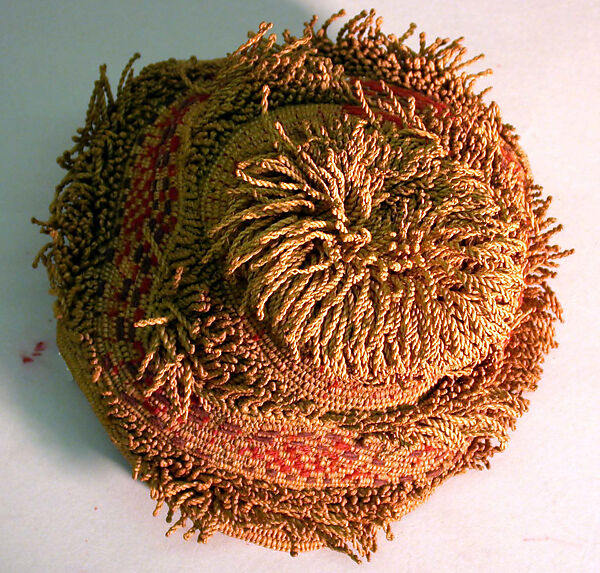 Prestige Cap (Laket mishiing), Raffia palm fiber, dyed wool yarn, Kuba