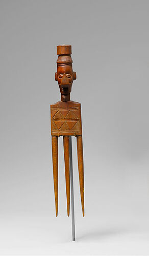 Yisanunu (comb)