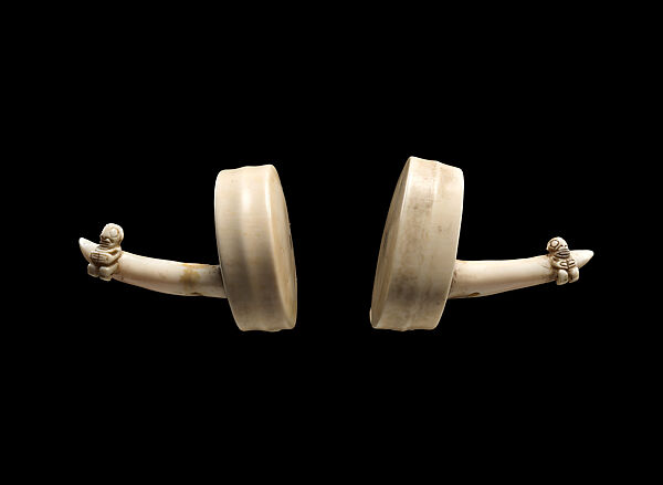 Hakakai (ivory ear ornaments), Ènata artist, Whale ivory, Marquesan (Enata) people