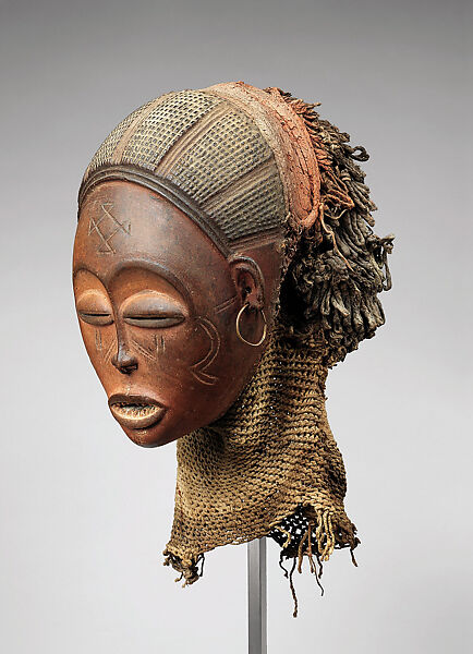 Pwo mask, Wood, fiber, pigment, Chokwe peoples 