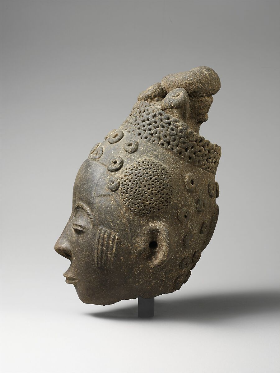 Nsodie (memorial head) of a queen mother, Akan artist, Terracotta, Akan