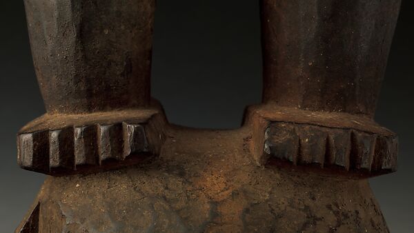 Singiti (commemorative portrait of a chief), Hemba artist, Wood, pigment, Hemba