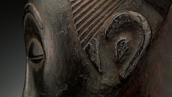 Singiti (commemorative portrait of a chief), Hemba artist, Wood, pigment, Hemba