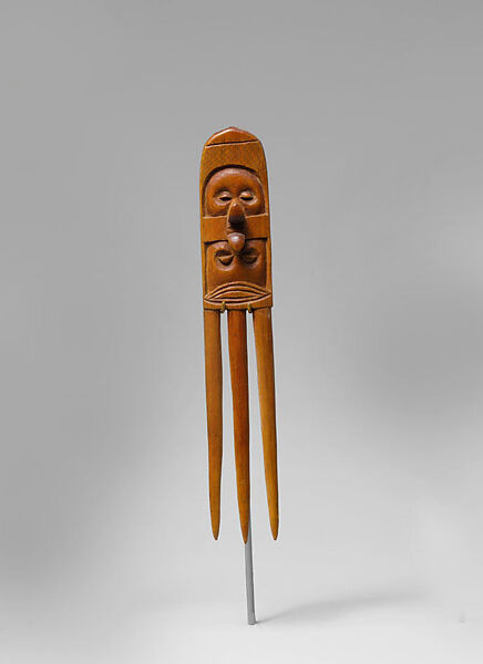 Comb (yisanunu), Wood, Yaka peoples 