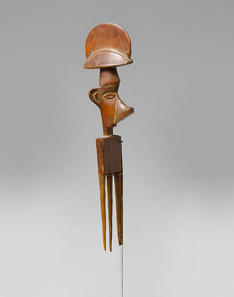 Comb (yisanunu), Wood, Yaka peoples 