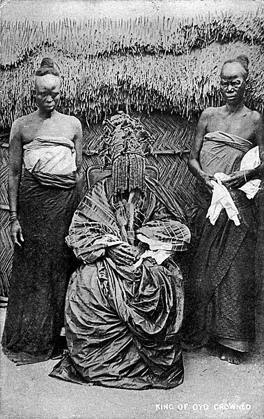 The king of Oyo crowned (Adeyemi I Alowolodu, r. 1876–1905), Postcard 