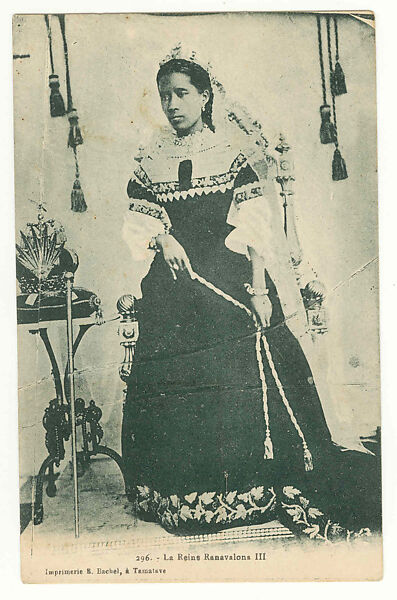 The queen Ranavalona III [b. 1861; r. 1883-1897, d. 1917], Postcard, collotype 