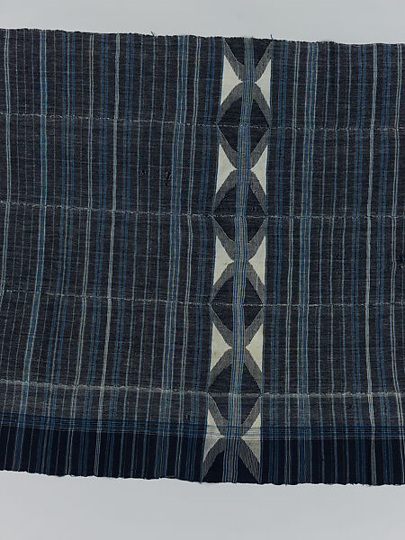 Elégẹ̀gẹ̀ dúdú (woman’s prestige wrapper with dark band), Obamadesara (Nigerian, died 1956, Owo), Cotton (both hand- and machine-spun), dye, Yoruba peoples