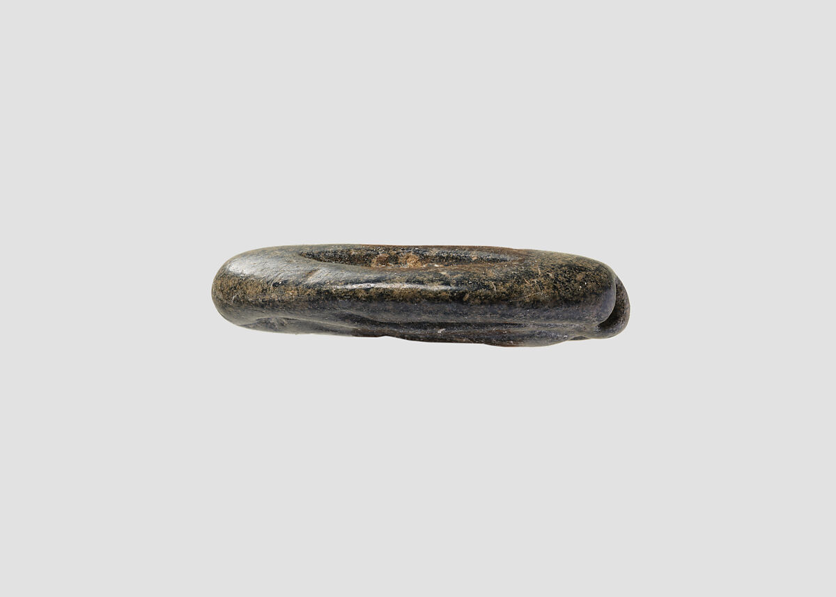 Carinated amygdaloid seal, Steatite, green black