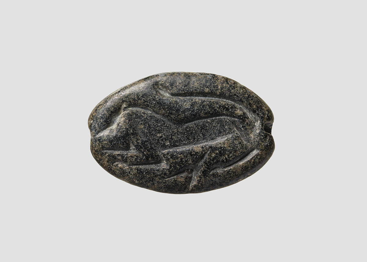 Carinated amygdaloid seal, Steatite, green black