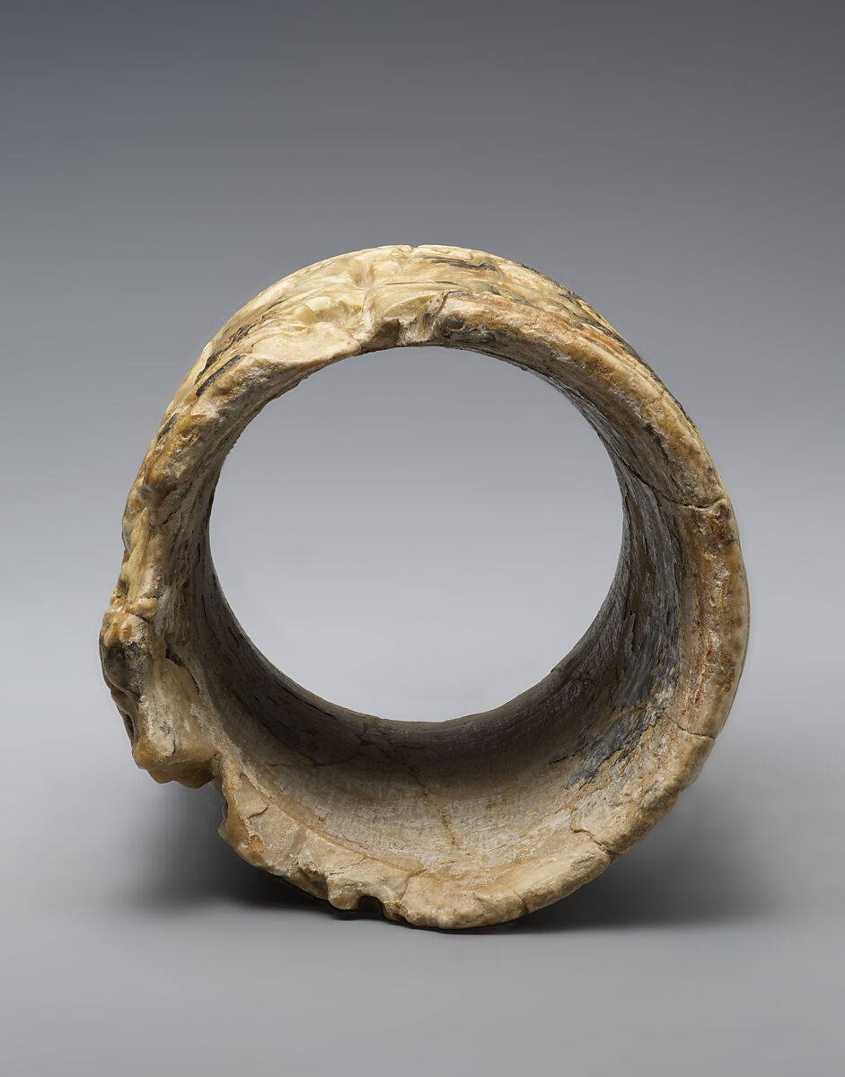 Cylinder with a ritual scene, Gypsum alabaster, Iran