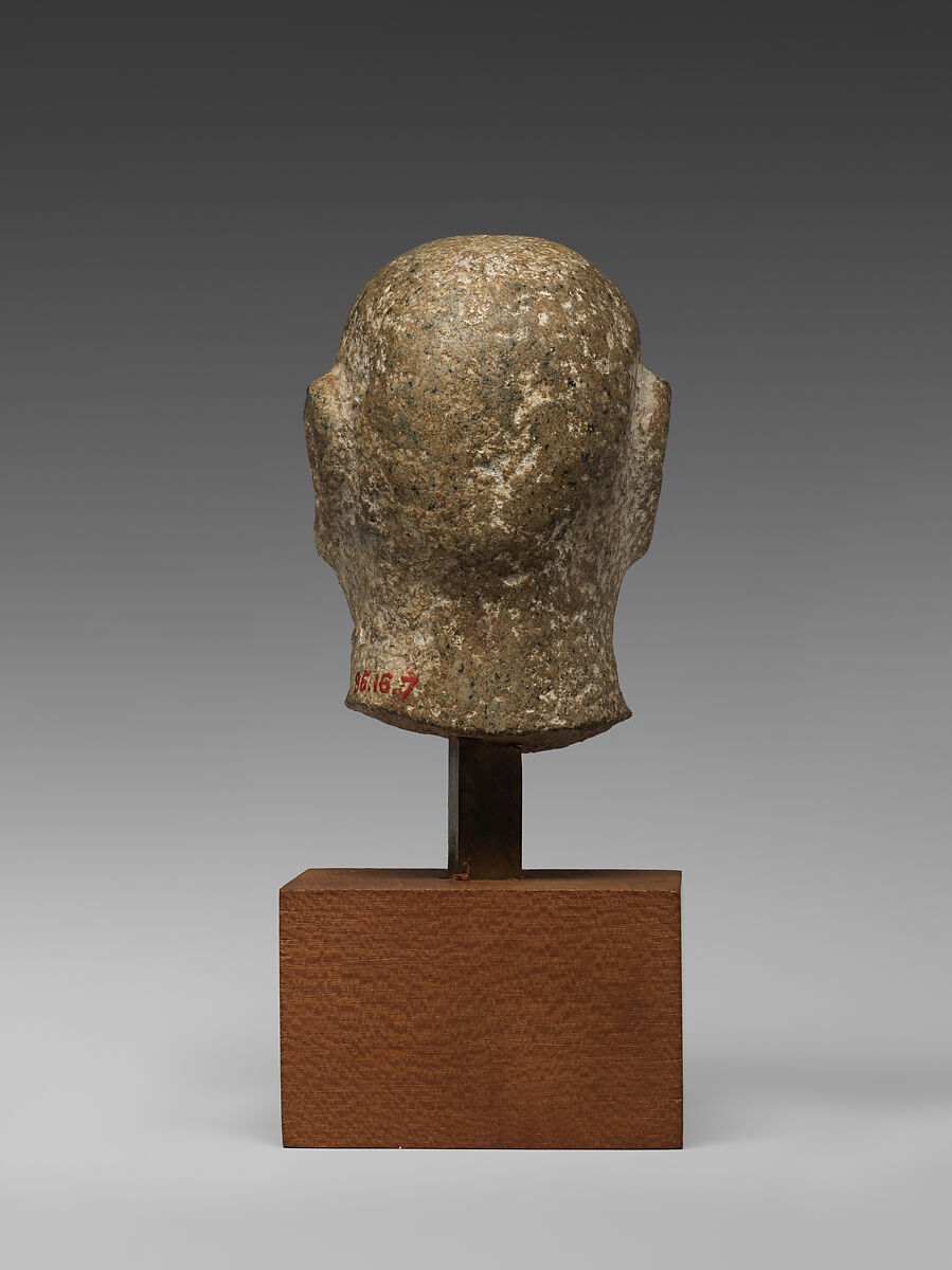 Head of a man, Basalt (?), Neo-Sumerian