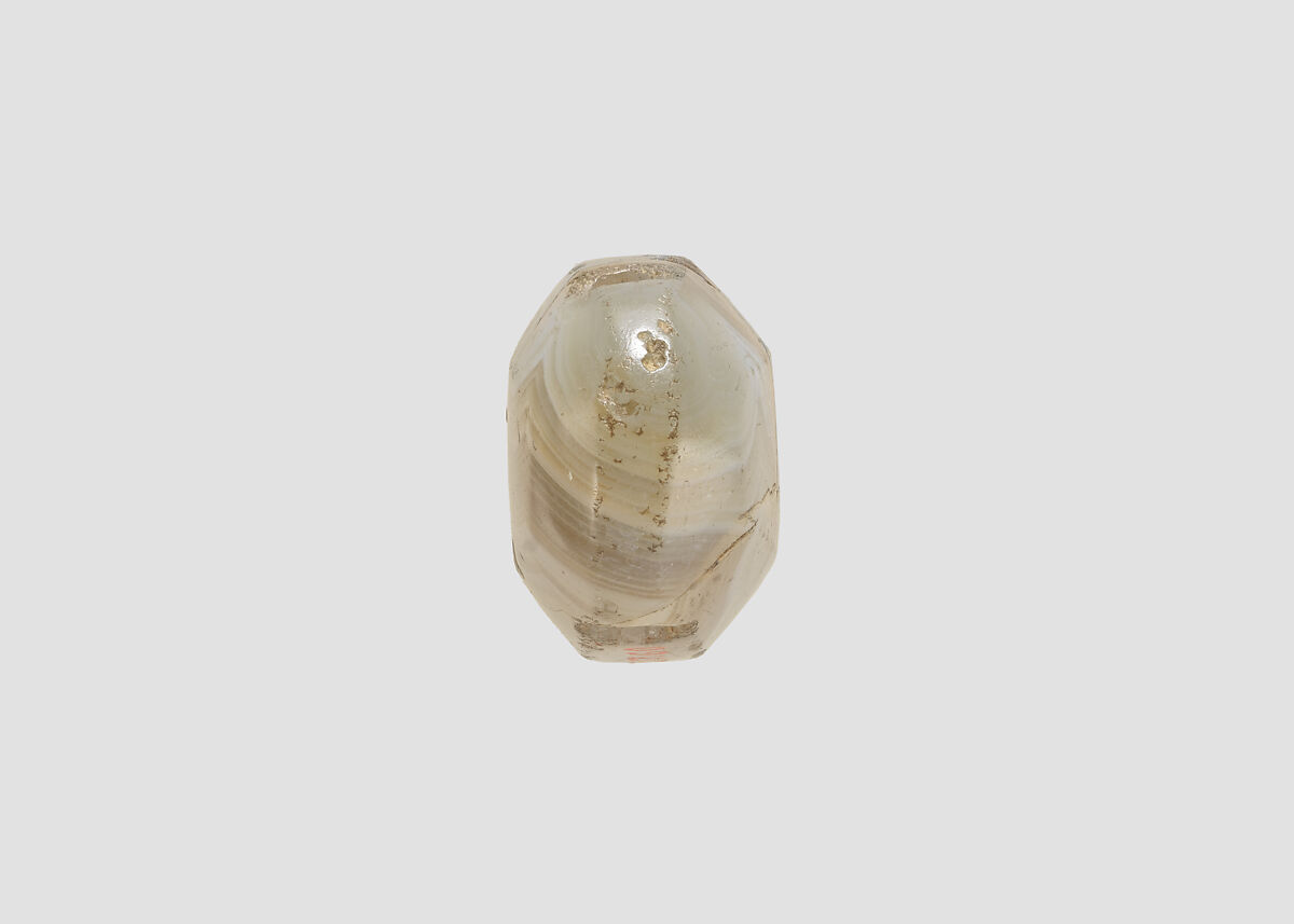 Stamp seal (octagonal pyramid) with cultic scene, Flawed neutral and white Agate (Quartz), Assyro-Babylonian