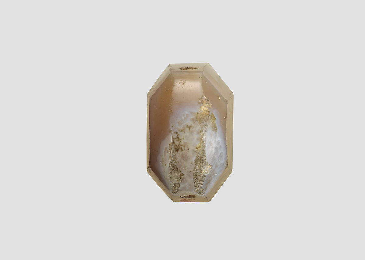 Stamp seal (octagonal pyramid) with cultic scene, Flawed neutral and white Agate (Quartz), Assyro-Babylonian