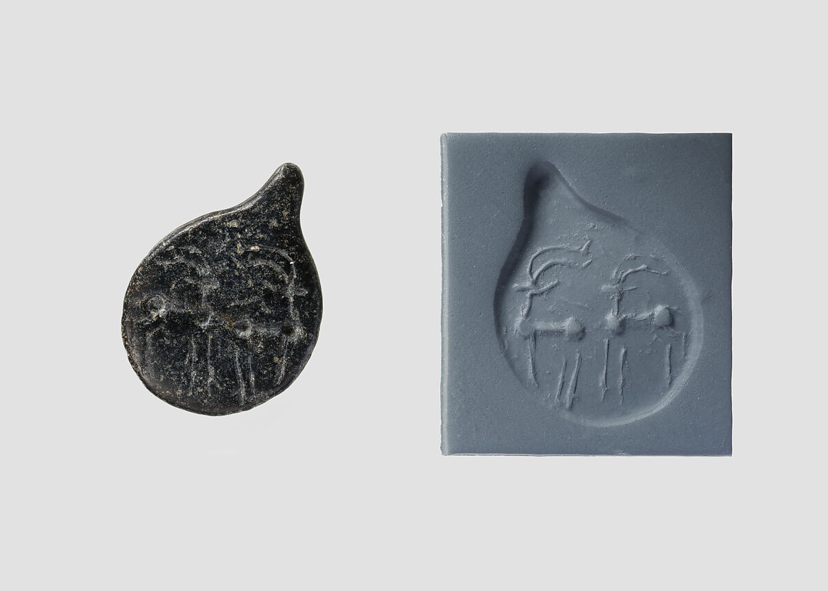 Drop-shaped (tanged) pendant seal and modern impression: quadrupeds