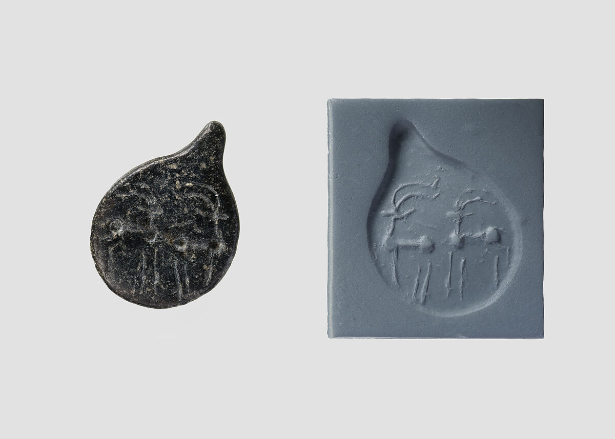 Drop-shaped (tanged) pendant seal and modern impression: quadrupeds, Black-green chlorite or steatite 