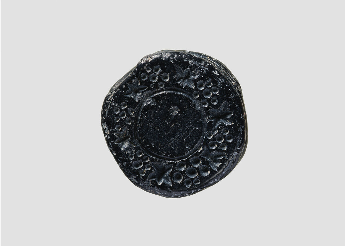 Cupola seal engraved on back and face, Black steatite, Hittite