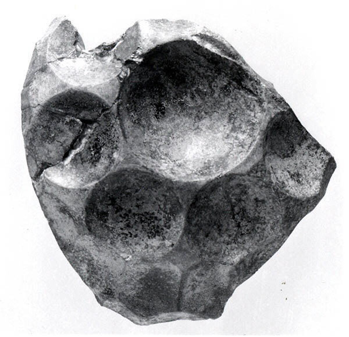 Fragment of a bowl, Glass, Sasanian 