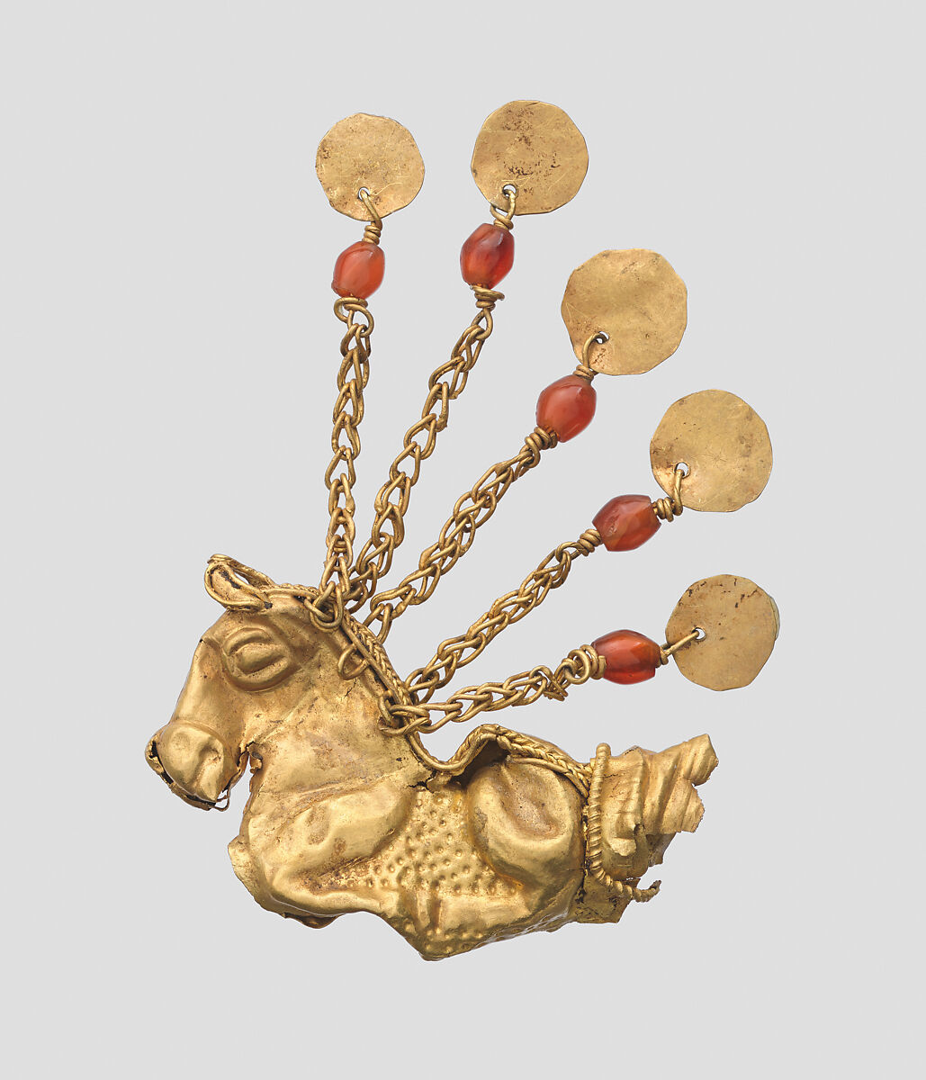 Pendant, Gold, carnelian, Scytho-Sarmatian 