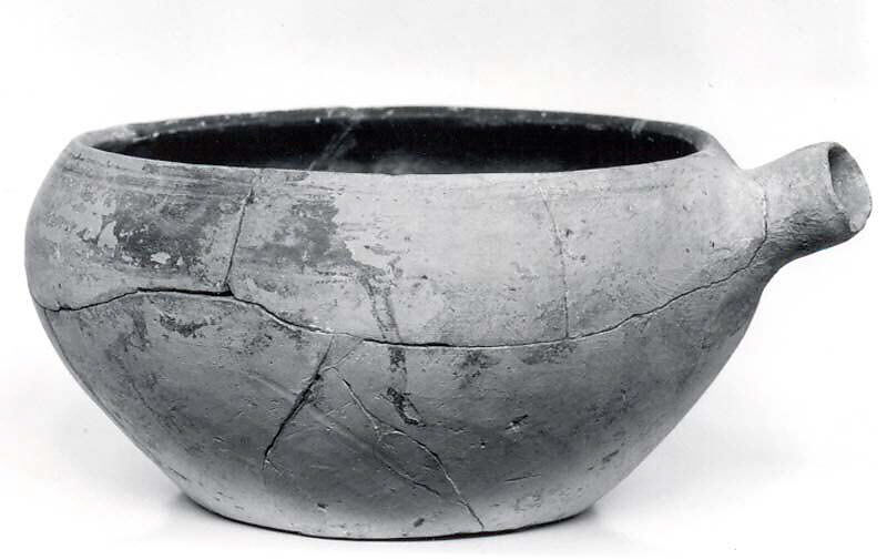 Bowl with spout, Ceramic, Sasanian or Islamic 