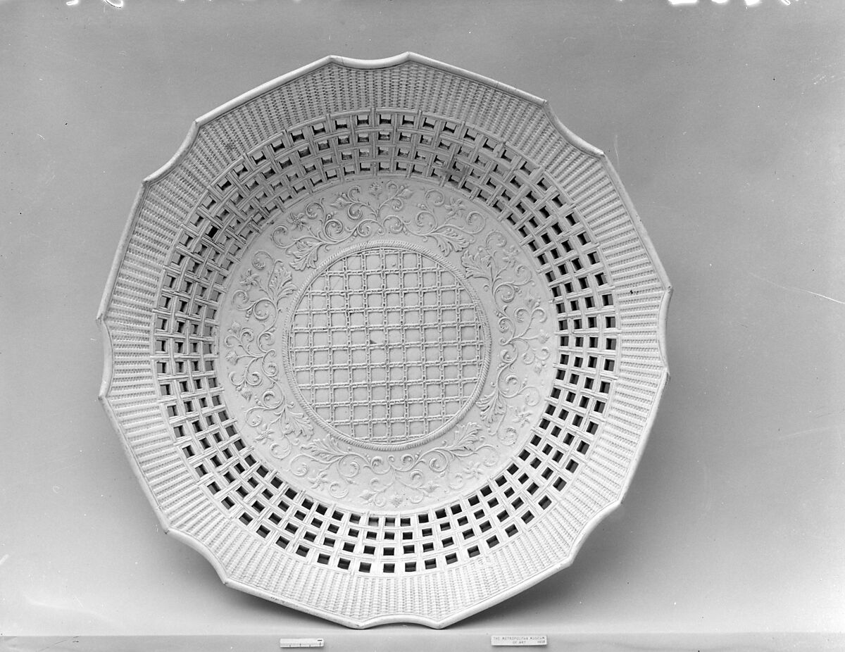 Dish, Stoneware, British (American market) 