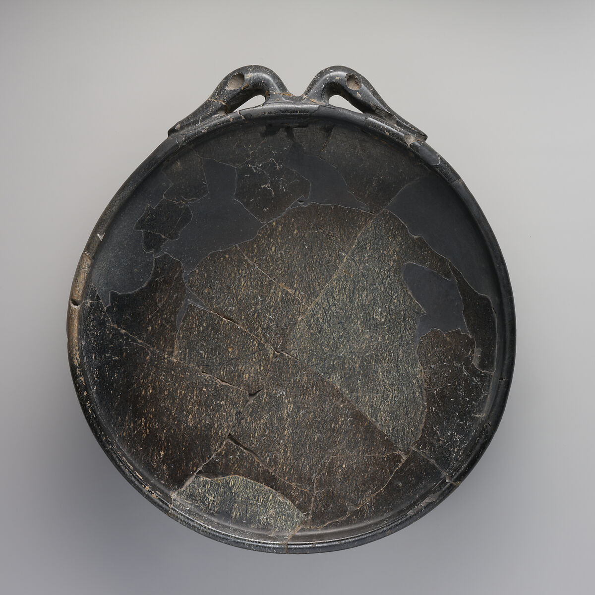 Dish with ducks' heads, Serpentinite, Achaemenid