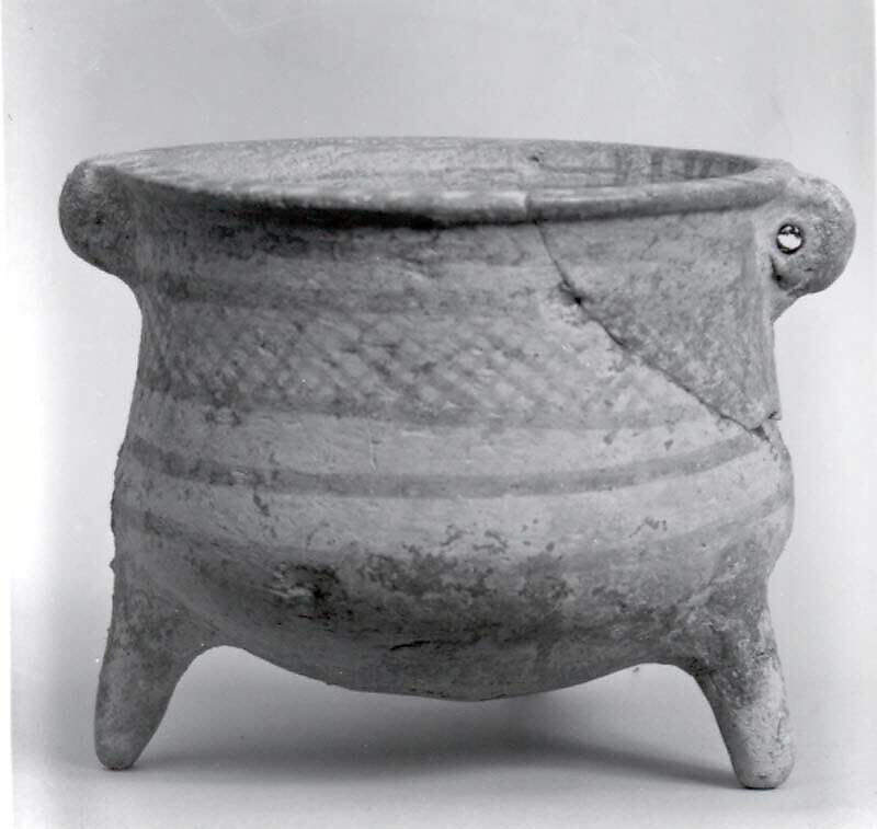 Tripod bowl, Ceramic, Iran 