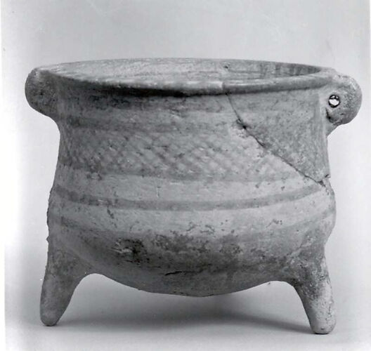 Tripod vessel | Iran | Middle Bronze Age | The Metropolitan Museum 