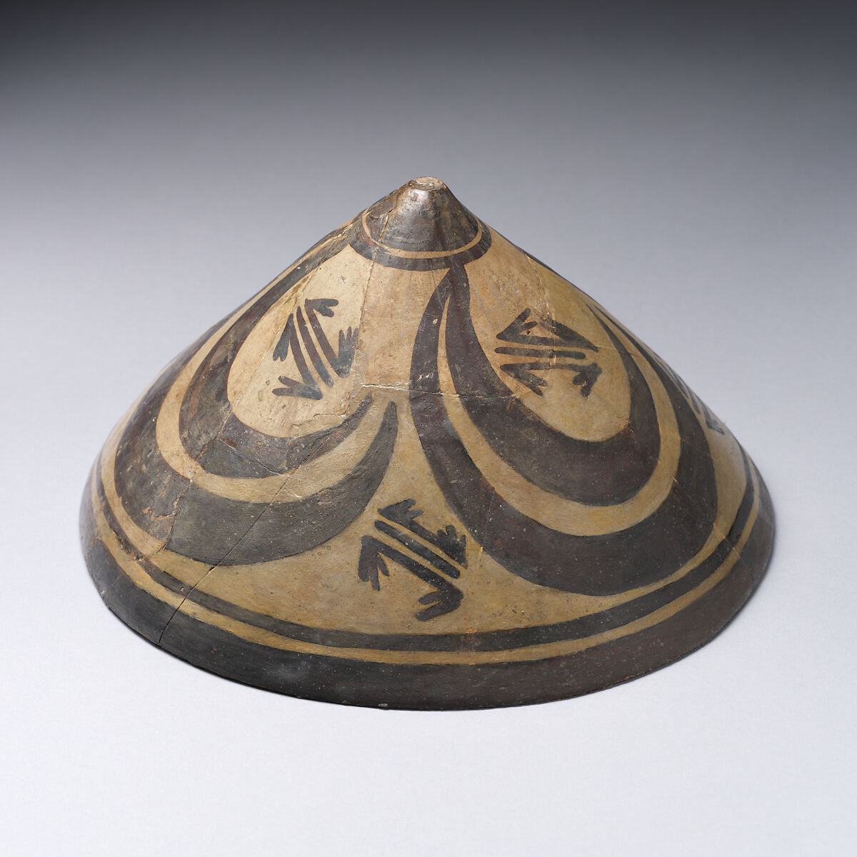 Bowl with radial design of ibex horns, Ceramic, paint, Iran 