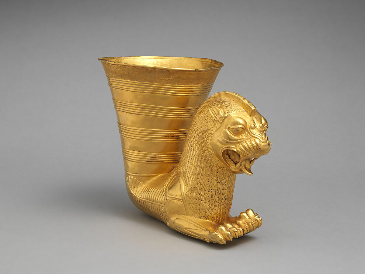 Vessel terminating in the forepart of a fantastic leonine creature, Gold, Achaemenid 