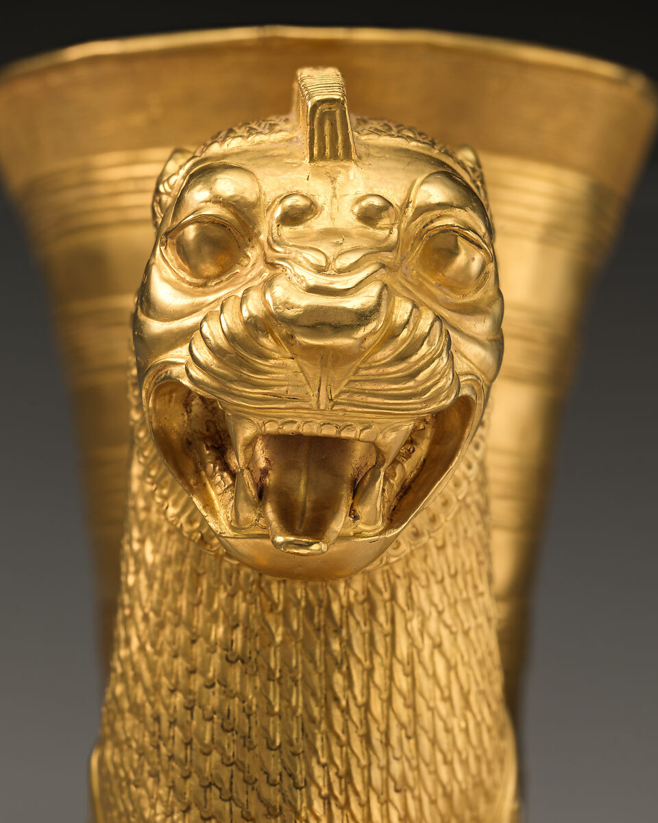 Vessel terminating in the forepart of a fantastic leonine creature, Gold, Achaemenid