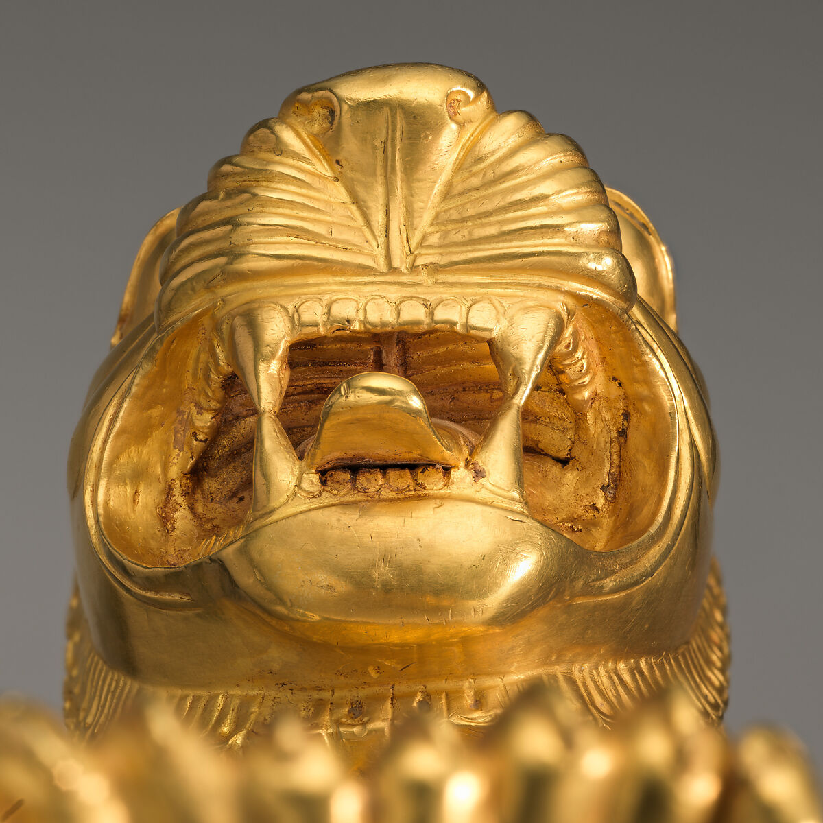 Vessel terminating in the forepart of a fantastic leonine creature, Gold, Achaemenid