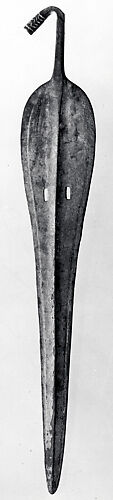 Spearhead with bent tang and slotted blade