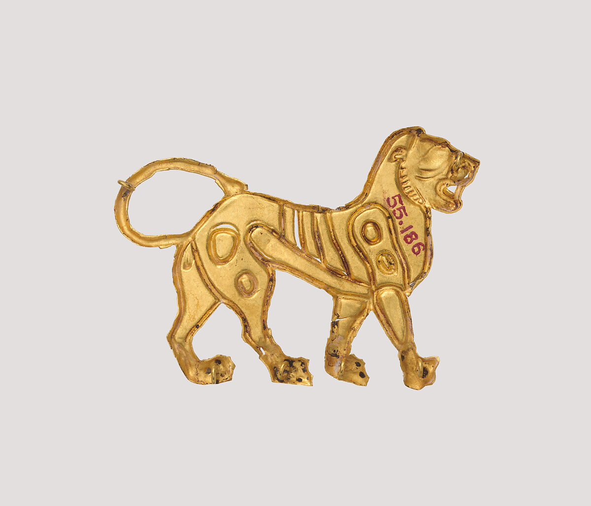 Applique in the shape of a lion, Gold, Achaemenid