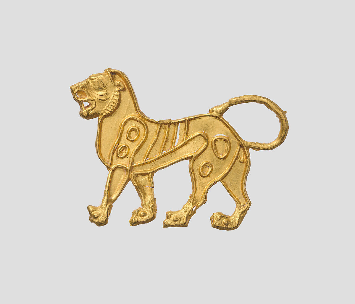 Applique in the shape of a lion, Gold, Achaemenid 