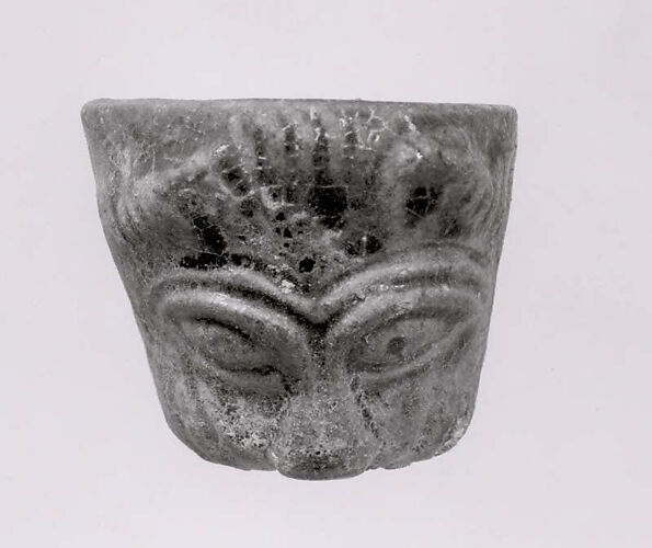 Cup in the shape of a lion's head
