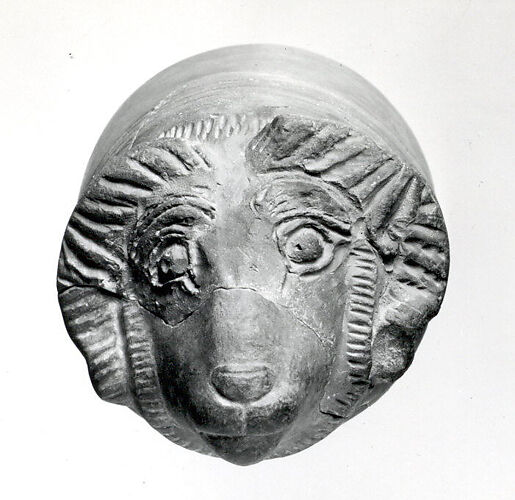 Drinking vessel in the form of a ram's head