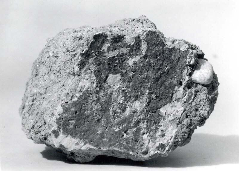 Plaster with painted chevrons, Plaster, paint, Assyrian