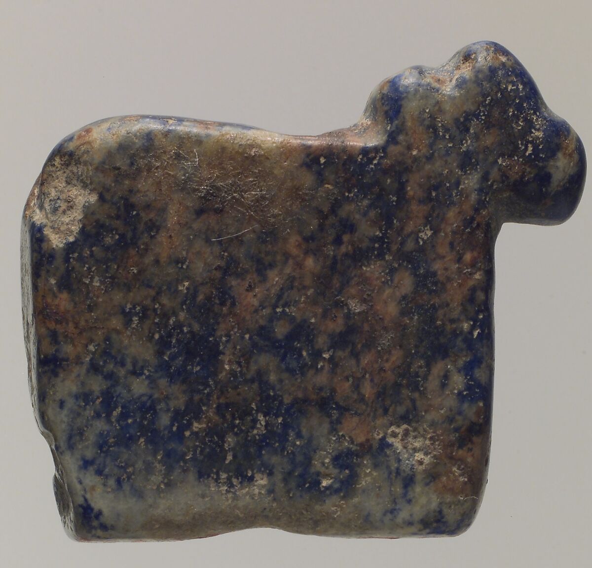 Cow amulet, Lapis lazuli, Sumerian 
