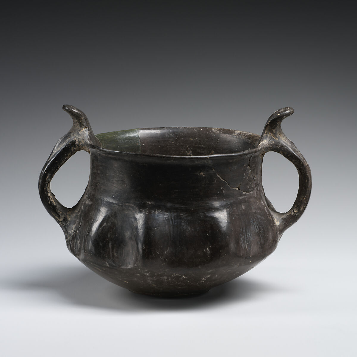 Fluted bowl with two handles, Ceramic, Iran 