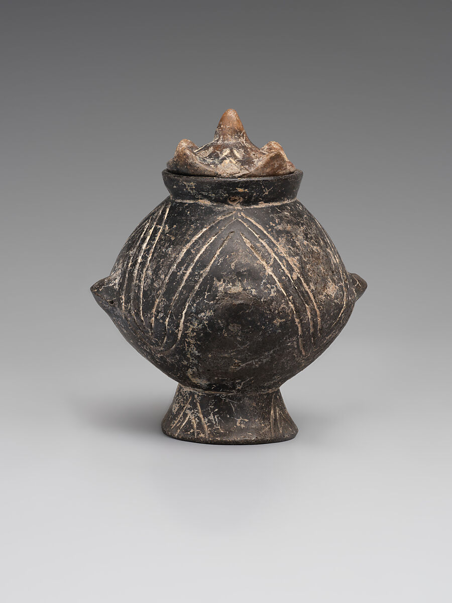 Vessel with a lid and incised decoration, Ceramic, Yortan 